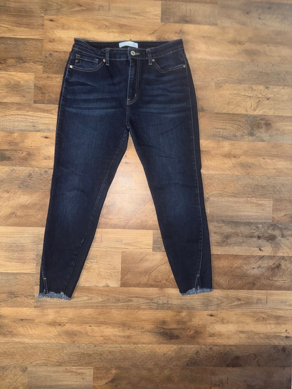 Kancan women’s Zinnia high rise ankle skinny blue jeans